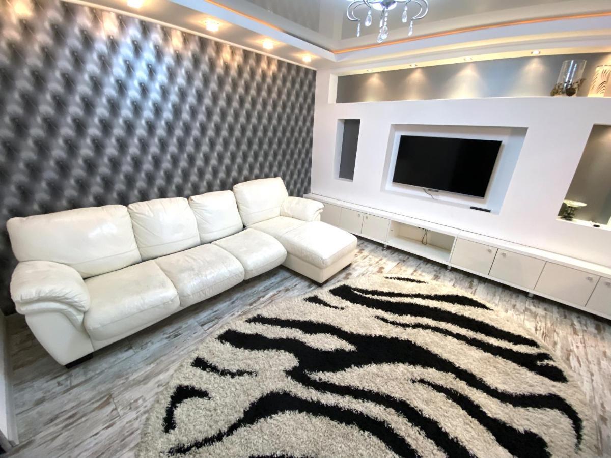 Bright Luxury Apartment Near Center تشيسيناو المظهر الخارجي الصورة